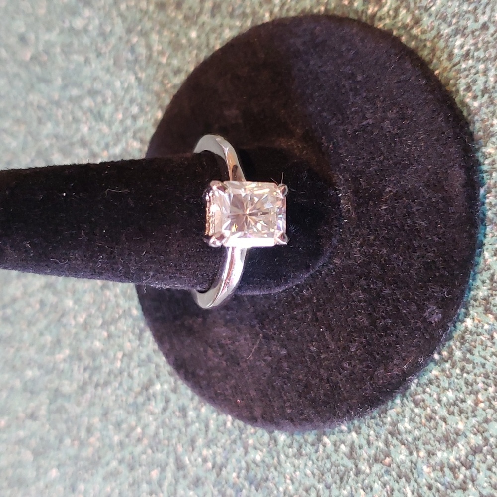 2.02 Ct vvs1 Radiant off White yellow Moissanite Diamond Engagement Silver Ring
